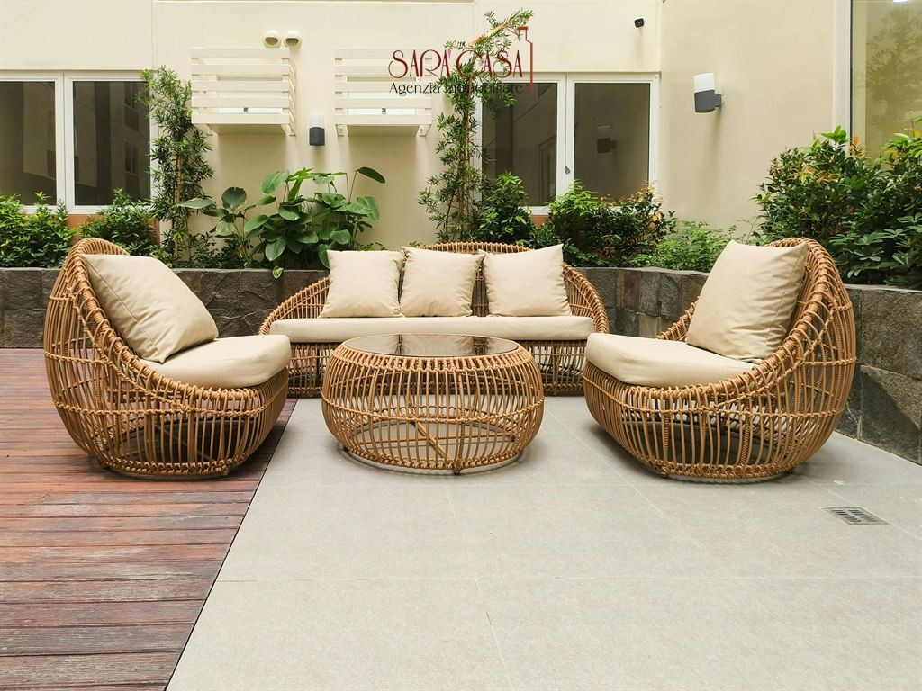 Appartamento con tre camere da letto e giardino esclusivo
